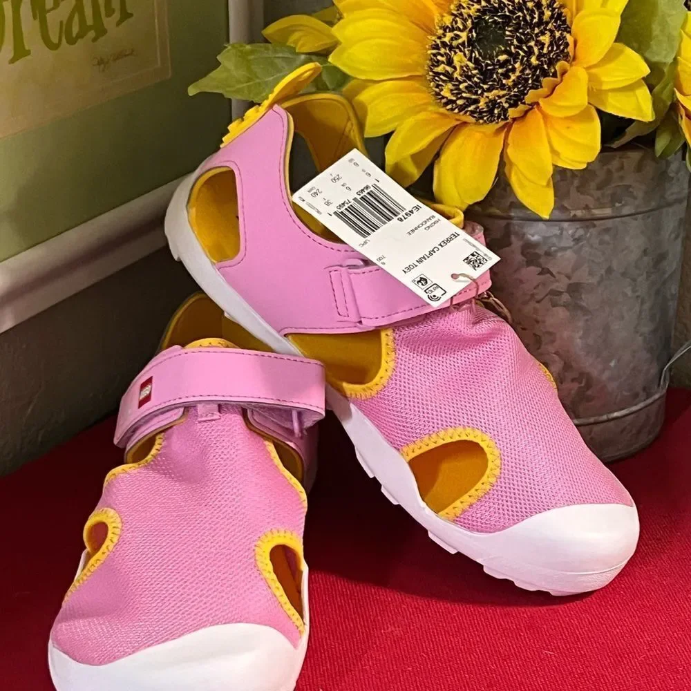 NWT Adidas Terrex Lego Captain Toey Kids’ Pink Sandals, Youth 6 (Women’s sz 8)